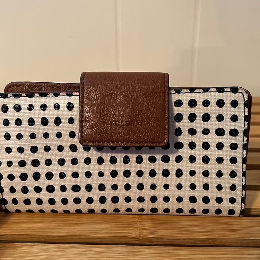 Fossil clutch wallet